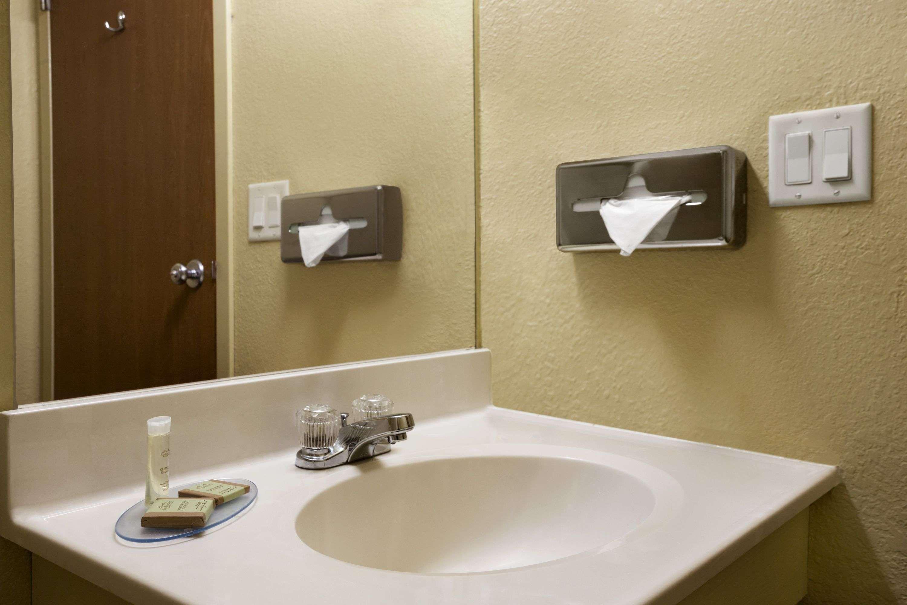 Super 8 By Wyndham Marion Motel Ngoại thất bức ảnh