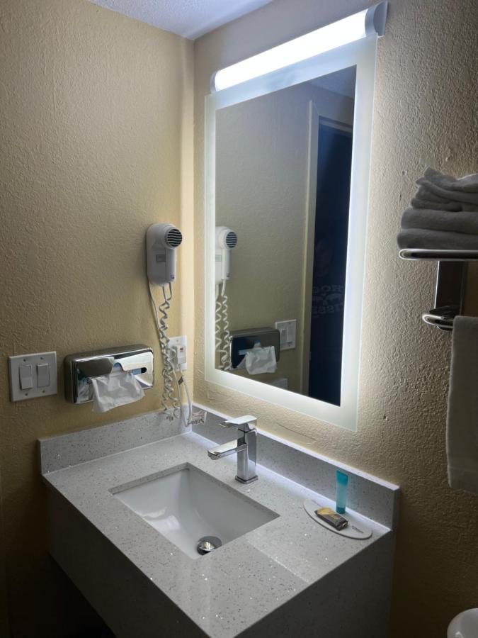 Super 8 By Wyndham Marion Motel Ngoại thất bức ảnh